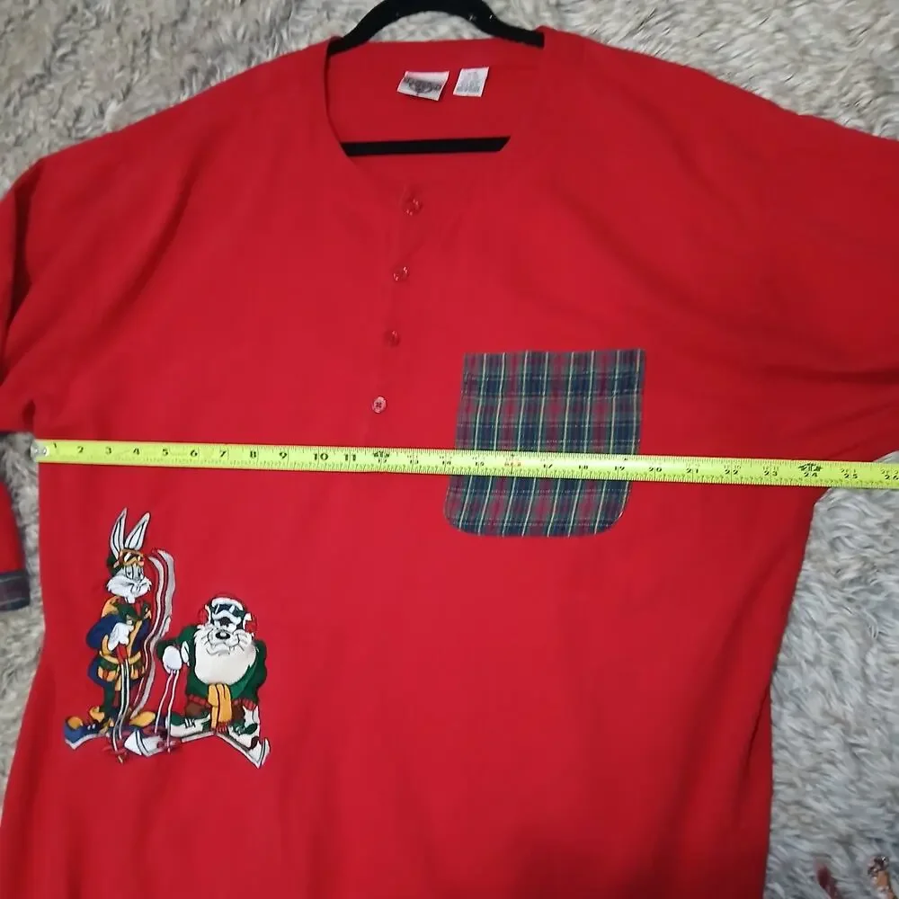 Vtg ACME Clothing Looney Tunes Nightshirt L/XL Bugs Bunny Taz Skiing‎ Red Henley